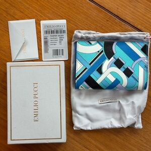Emilio Pucci passport holder NWT and box